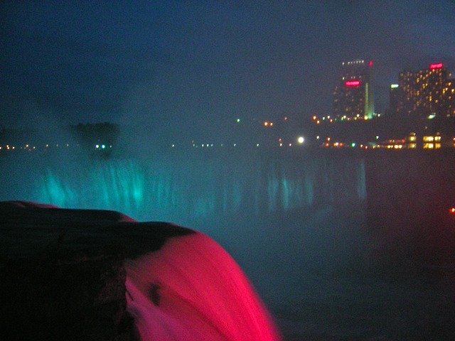 IMGP8634-Niagara Falls Illumination