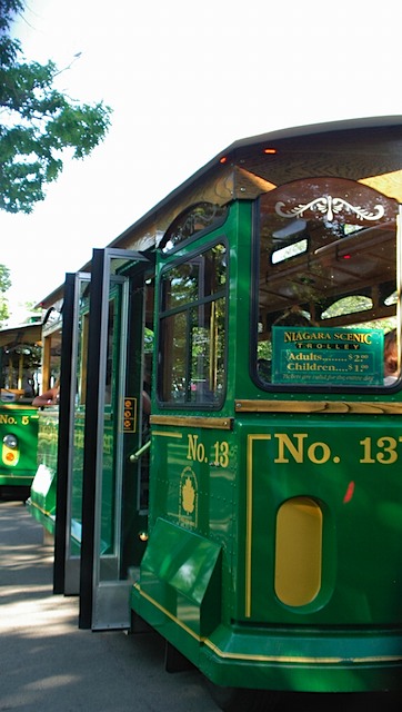 IMGP9101-Niagara Falls Trolley